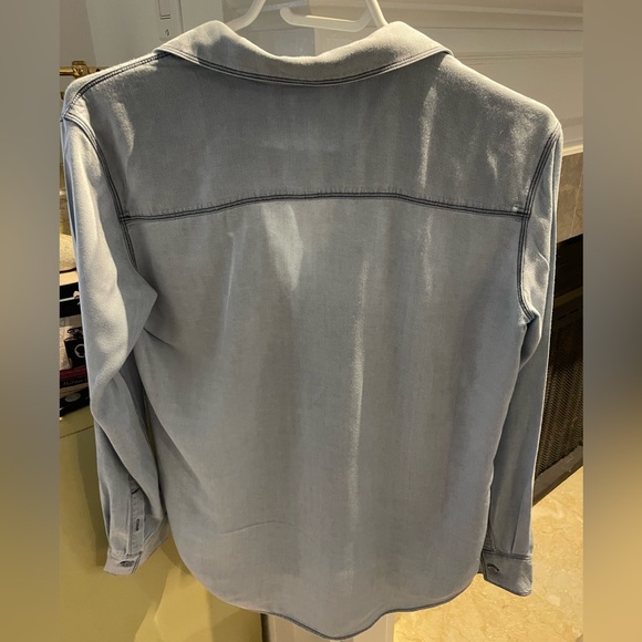 Aritzia - Talula Chambray button down shirt xs - Picture 3 of 7